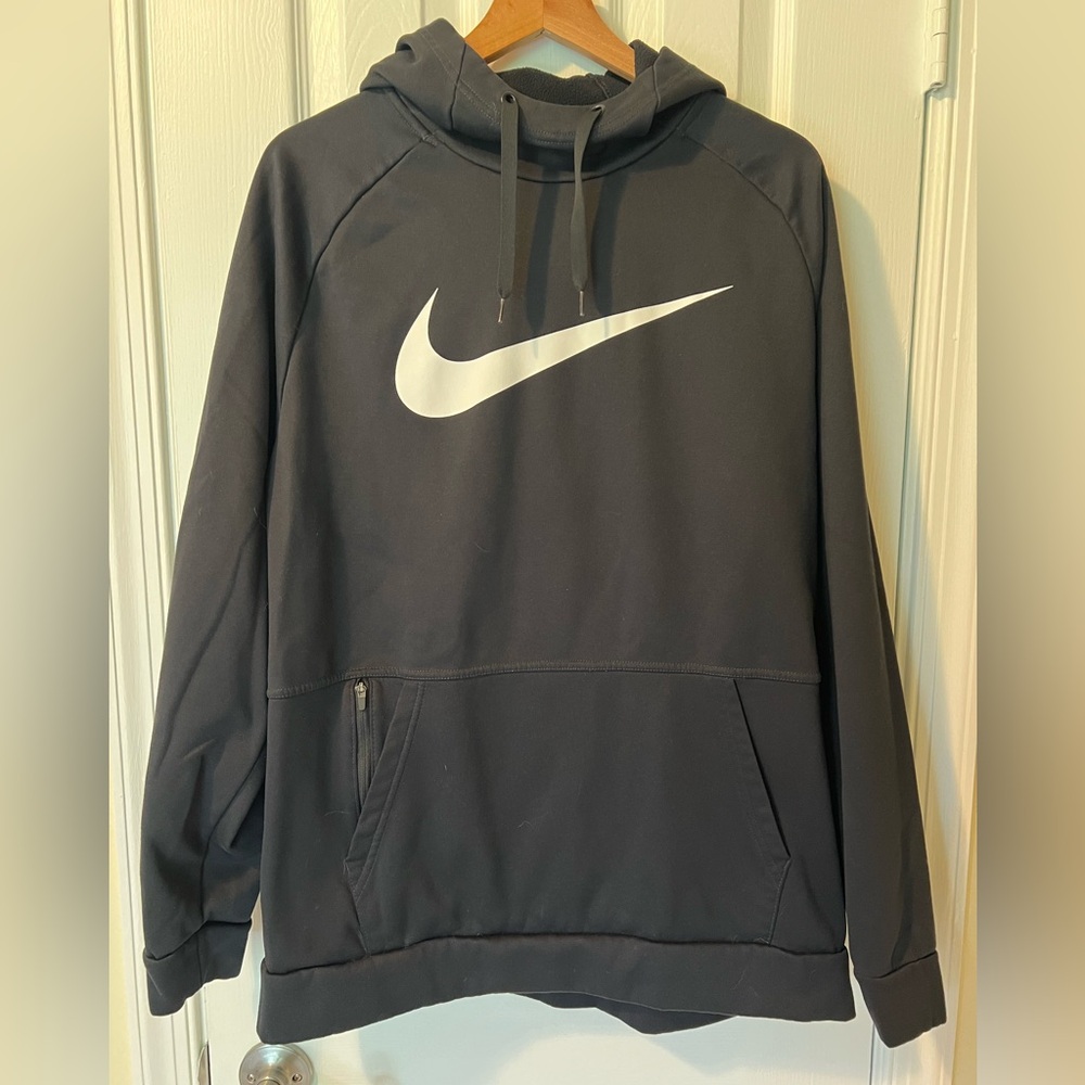 Men’s Nike sweatshirt